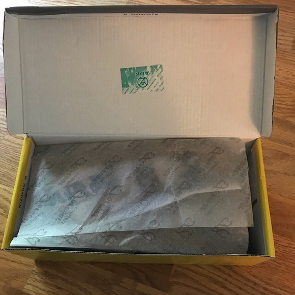 NWT Camouflage Tan & Green Stretch Sandals - Picture 14 of 14